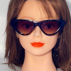 1355 Cateye Sunglasses Tortoise Frames Dark Brown Lens NWT